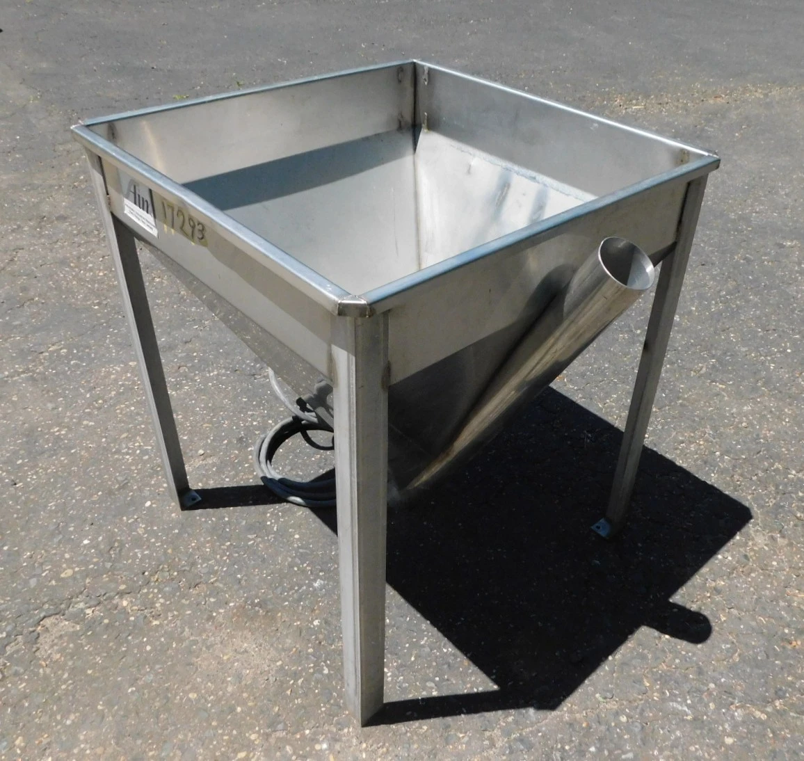 USED AIM HOPPER CONVEYOR HOPPER