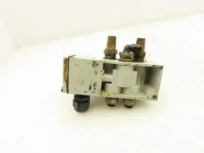 Numatics 122BA4Z2MN00061 Pneumatic 4/2 Solenoid Valve w/Manifold 24VDC  Lot of 2