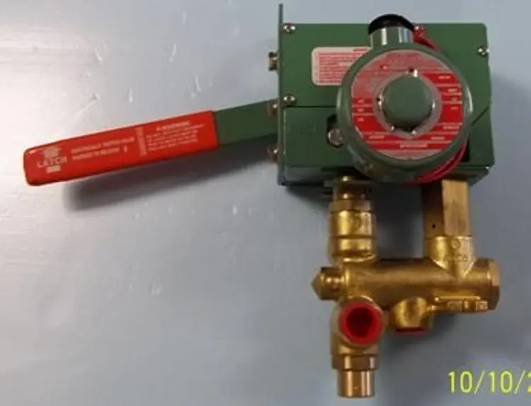 Used CATERPILLAR _UNKNOWN_ Solenoid Valves Texas US | Bamko Surplus Process Equipment #929532