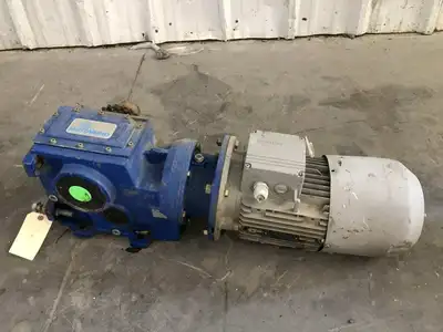 MOTOVARIO 0052804 5.3/6.1HP Gearmotor 1440/1740RPM 68.6:1 230/400V 460V 3PH