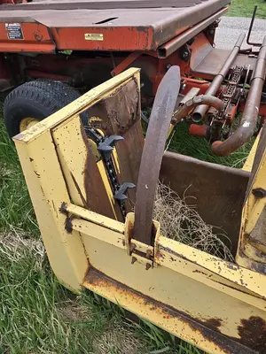 USED NEW HOLLAND 1075