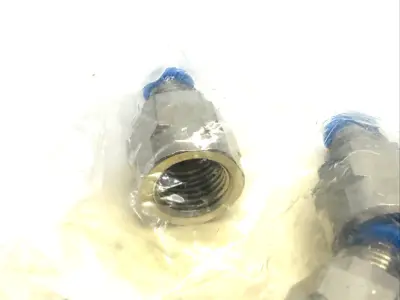 QSSF-1/4-4-B, 190655 | Festo QSSF-1/4-4-B Bulkhead Push-In Fitting 4mm Tube O.D. x G 1/4" 190655 5-PACK - New