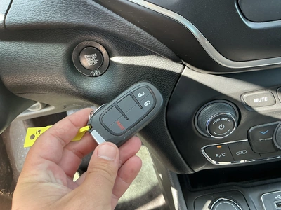 USED 2019 JEEP CHEROKEE
