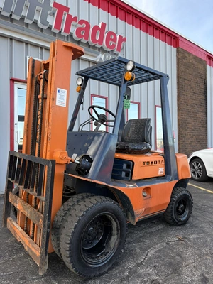USED TOYOTA 40-2FG25