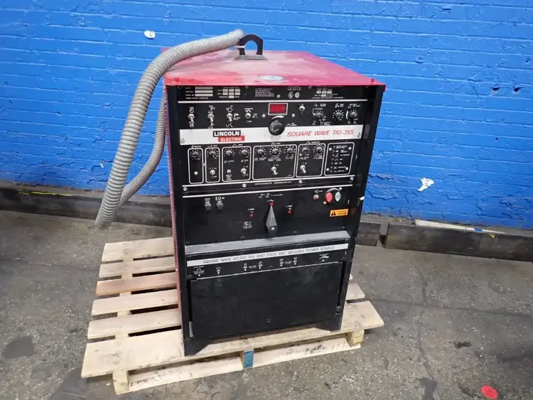 Used LINCOLN ELECTRIC SQUARE WAVE TIG 355 Tig Welders Ohio US | HGR 24 #726947