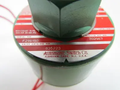 Asco Red Hat Valve 835223 Solenoid Control Valve 1/4" NPT 120 VAC 3 Way