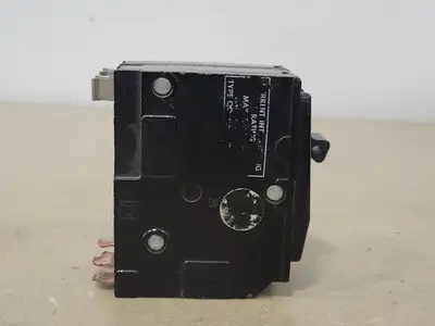 USED SQUARE D QO220