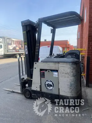 USED CROWN RC3000 ELECTRIC FORKLIFT