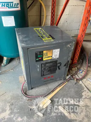 USED CROWN RC3000 ELECTRIC FORKLIFT
