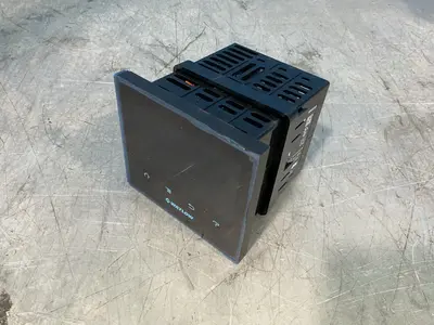 Used WATLOW F4T1A5BAA1B4AAA Temperature Controls Ohio US | HGR 24 #1323912