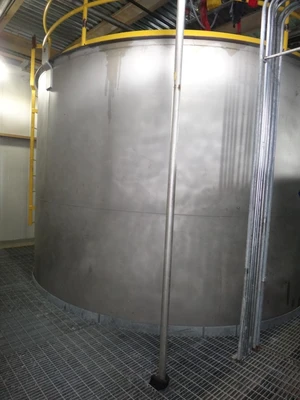 31,000 304 Stainless Vertical Tank