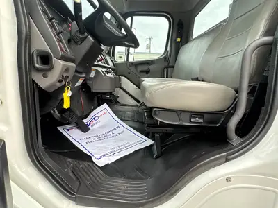 Used 2019 FREIGHTLINER M2 106 Tractors & Trailers Florida US | Truck and Van Outlet #1506263