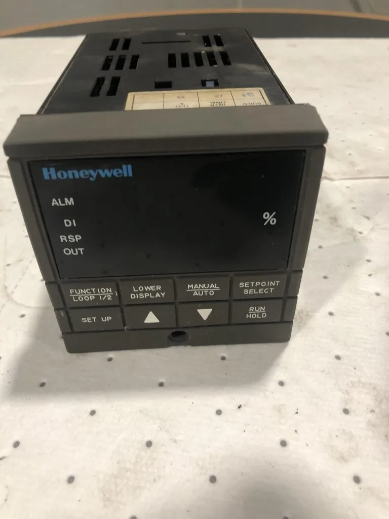 Honeywell DC330BKE00020000000000 UDC3300 Universal Digital Temperature Controller