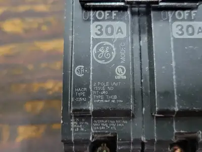Used GENERAL ELECTRIC THQB2130 Switchgears British Columbia CA | Lenmark #242263