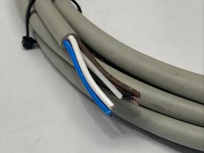 V15L-G-5M-PUR-U, 300755 | Pepperl+Fuchs V15L-G-5M-PUR-U Cordset Female M12 5-Pin 5m 300755 - Used