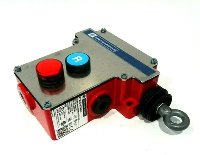 NEW TELEMECANIQUE XY2CE1A196H7 CABLE PULL SWITCH W/ CABLES