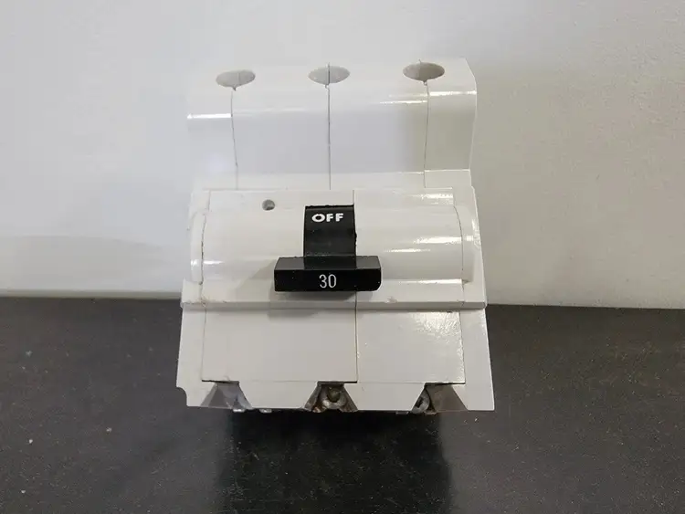 Used FEDERAL PIONEER NA/NB Switchgears British Columbia CA | Lenmark #242604