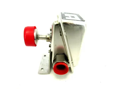 NEW ASHCROFT GPDN4GGB25-XCG3A PRESSURE SWITCH 100PSI GPDN4GGB25XCG3A