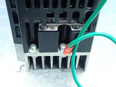 USED OMRON 3G3MX2A2004V1