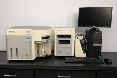 Used INVITROGEN ATTUNE NXT AFC2 ACOUSTIC FOCUSING SYSTEM WITH CYTKICK AUTOSAMPLER Cellular Analysis Systems New Jersey US | Bionex Scientific LLC #799730