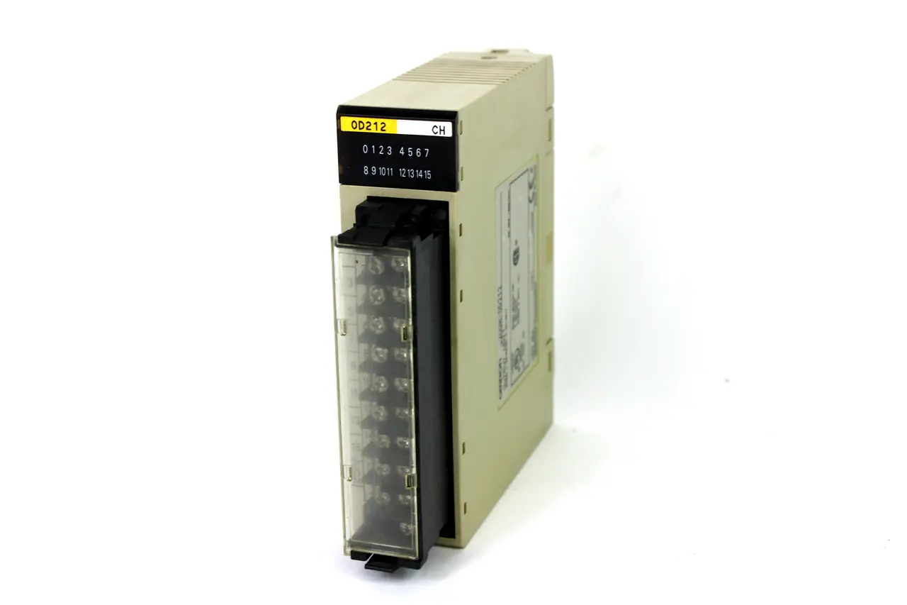 USED OMRON C200H-OD212