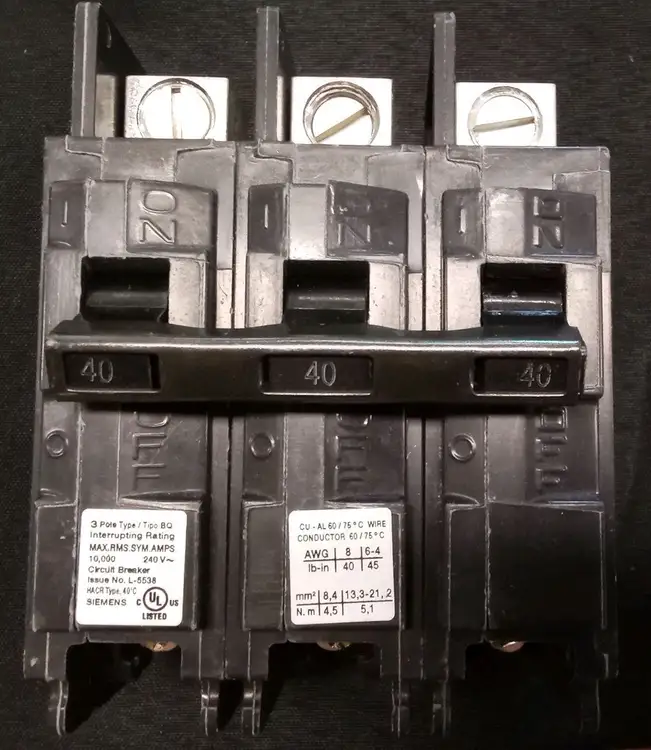 Used Siemens Siemens BQ3B040L 3-POLE Circuit Breaker 40A Circuit Breakers US | Infinity wholesale & Supply LLC #1305701