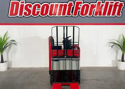 USED 2017 RAYMOND 8900