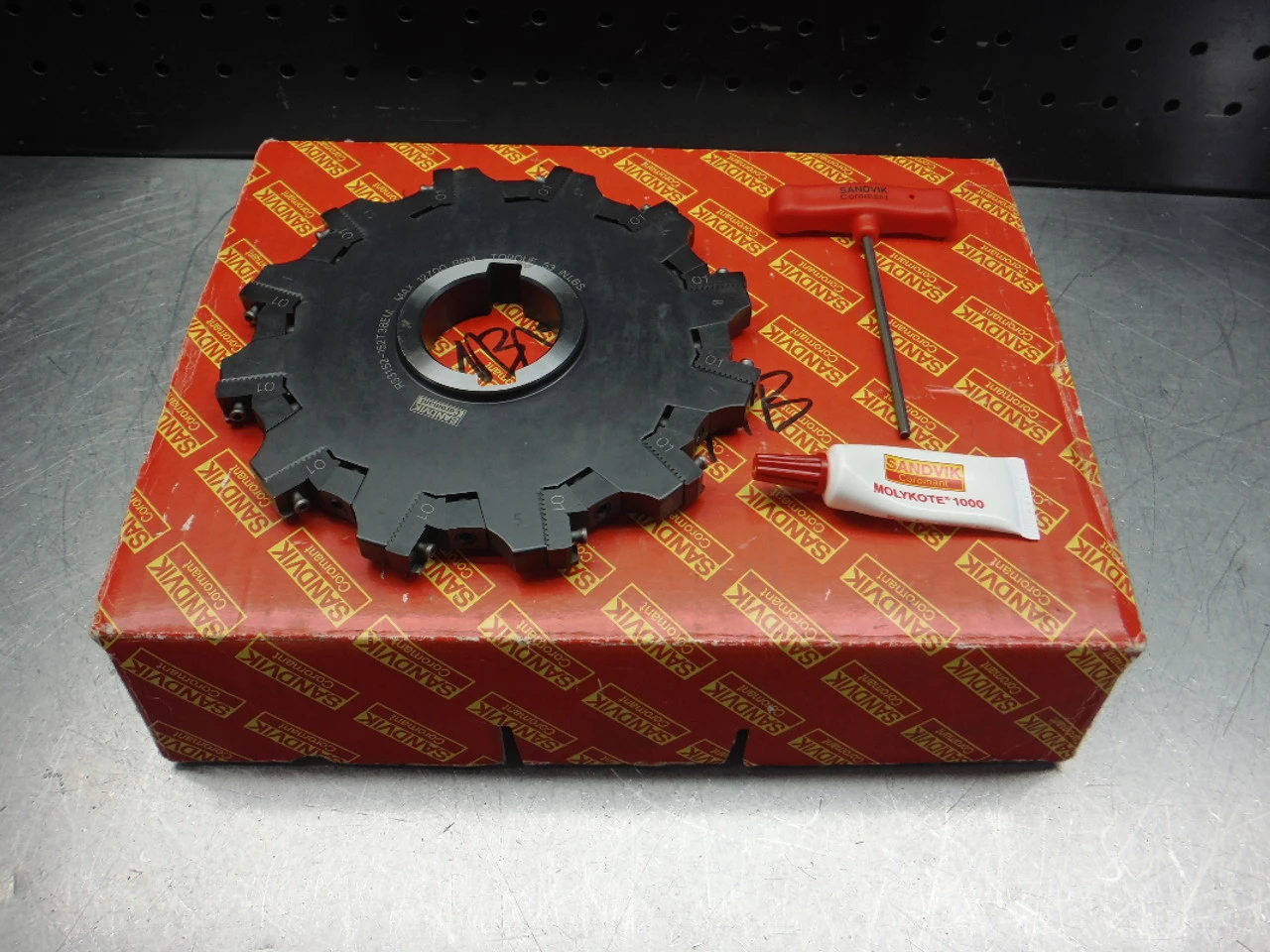 Sandvik 6" Half Side Disk Milling Cutter 1.5" Arbor R331.52-152T38EM (LOC2858A)