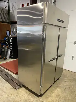 Used Victory Used Victory VF-SA-2D 52" Top Mounted Double Solid Door Reach-In Freezer 115V Freezers Illinois US | Falcon Restaurant Supply #1376127