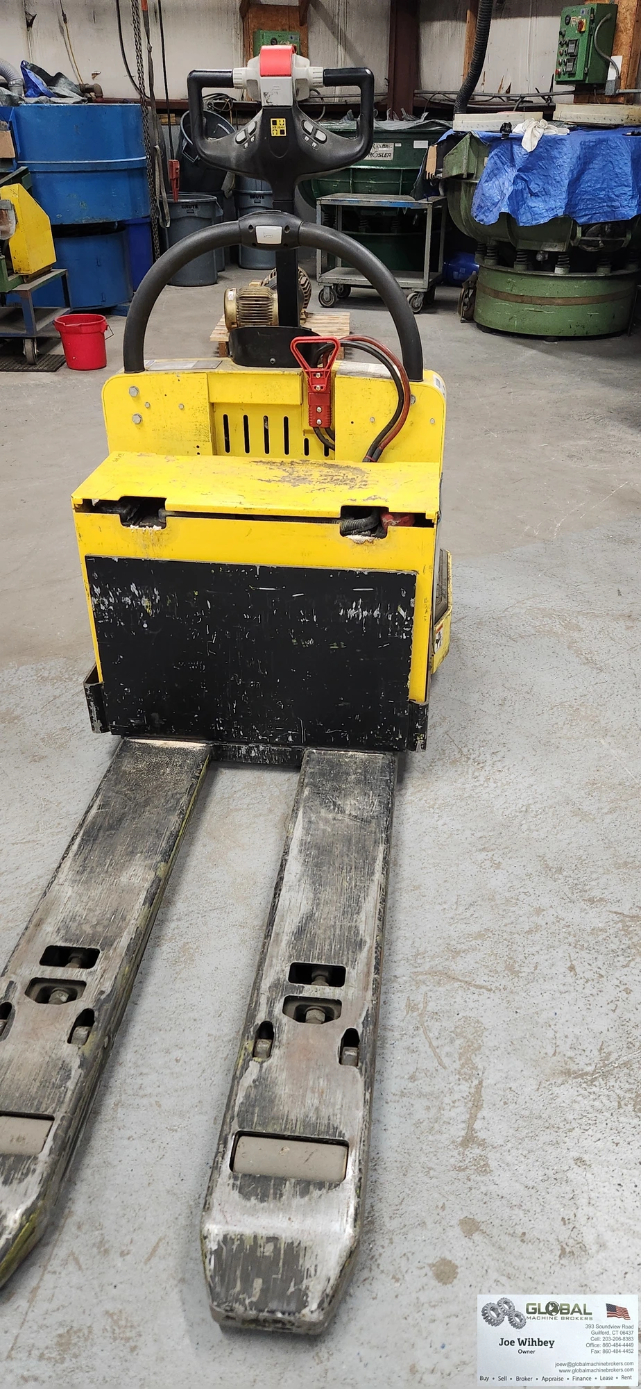 Hyster 6000lbs Ride on Pallet Jack B60ZAC, 27x48 Forks, 24V w/ Charger