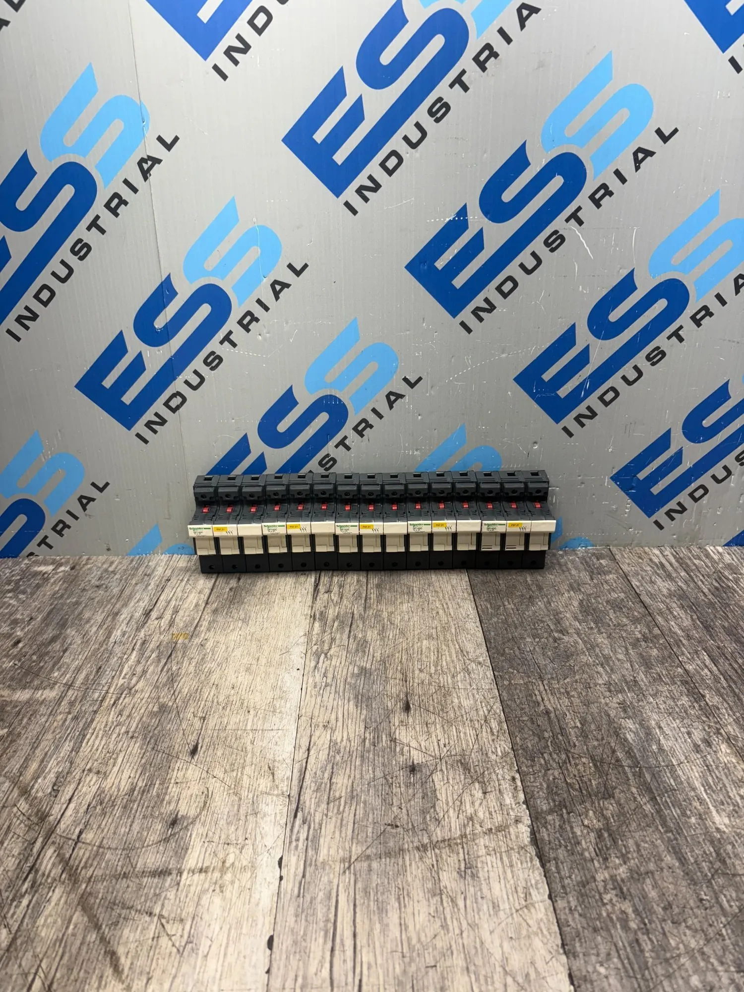 USED SCHNEIDER ELECTRIC DF143C RN-2019-W02