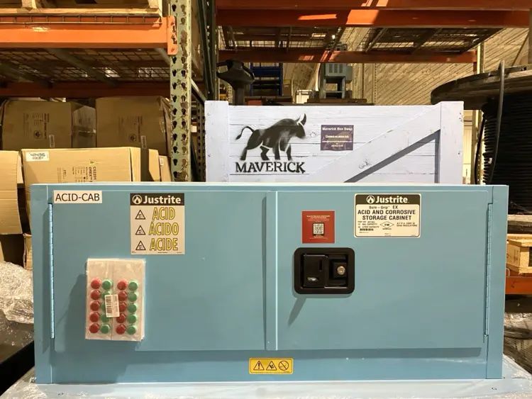 Used JUSTRITE SURE-GRIP EX ACID AND CORROSIVE STORAGE CABINET 12 GAL / 45L Misc Industrial Equipment | Maverick Industrial Sales #1106626