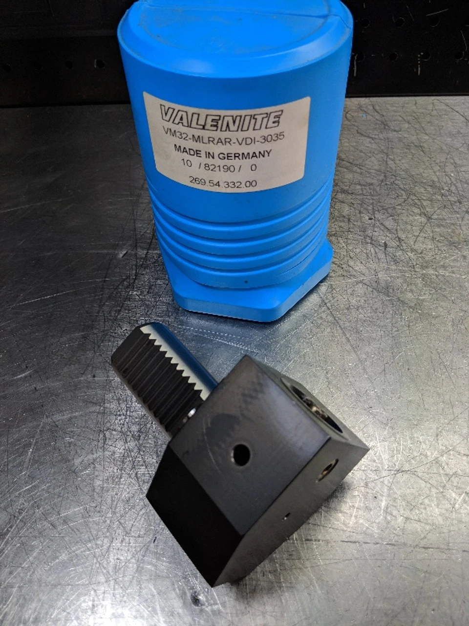 Valenite VDI30 to KM32 90 Degree Clamping Unit VM32-MLRAR-VDI-3035 (LOC2000B)