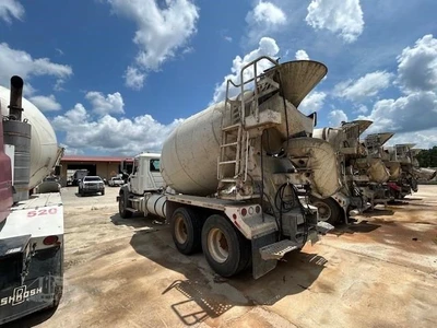 Used 2017 MACK GRANITE GU813 Concrete Mixer Trucks Florida US | Big D Heavy Equipment #1557021