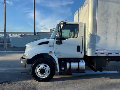 Used 2020 INTERNATIONAL MV607 Box trucks Florida US | Truck and Van Outlet #1509153