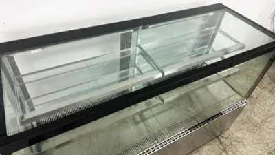 171-0618 70.5 Inch Bakery Display Cooler