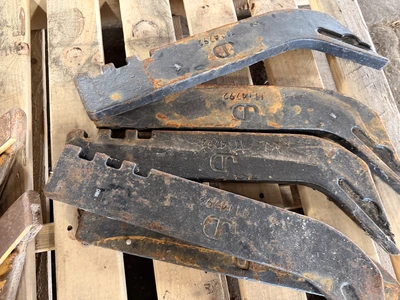 Used SCARIFIER / RIPPER TIPS _UNKNOWN_ Miscellaneous Equipment Michigan US | Miedema Asset Management Group #1414361