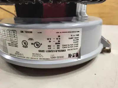 NEW CROUSE-HINDS VMV5LR1/UNV1 S890