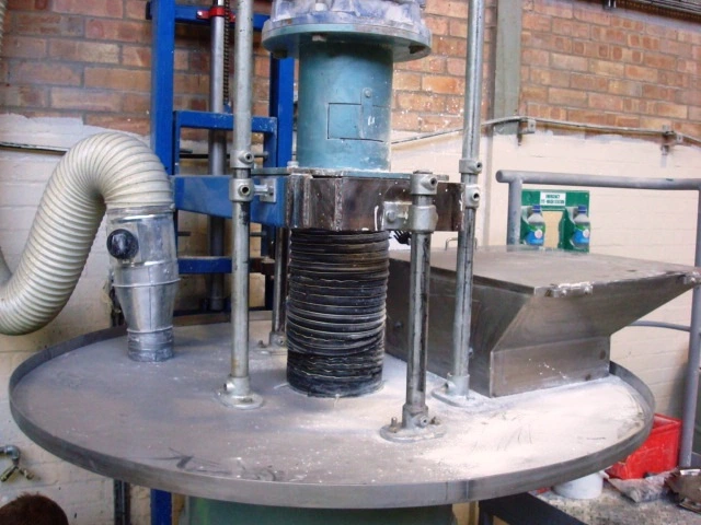 300 K Hand Hydraulic Floor Mounted Hoist