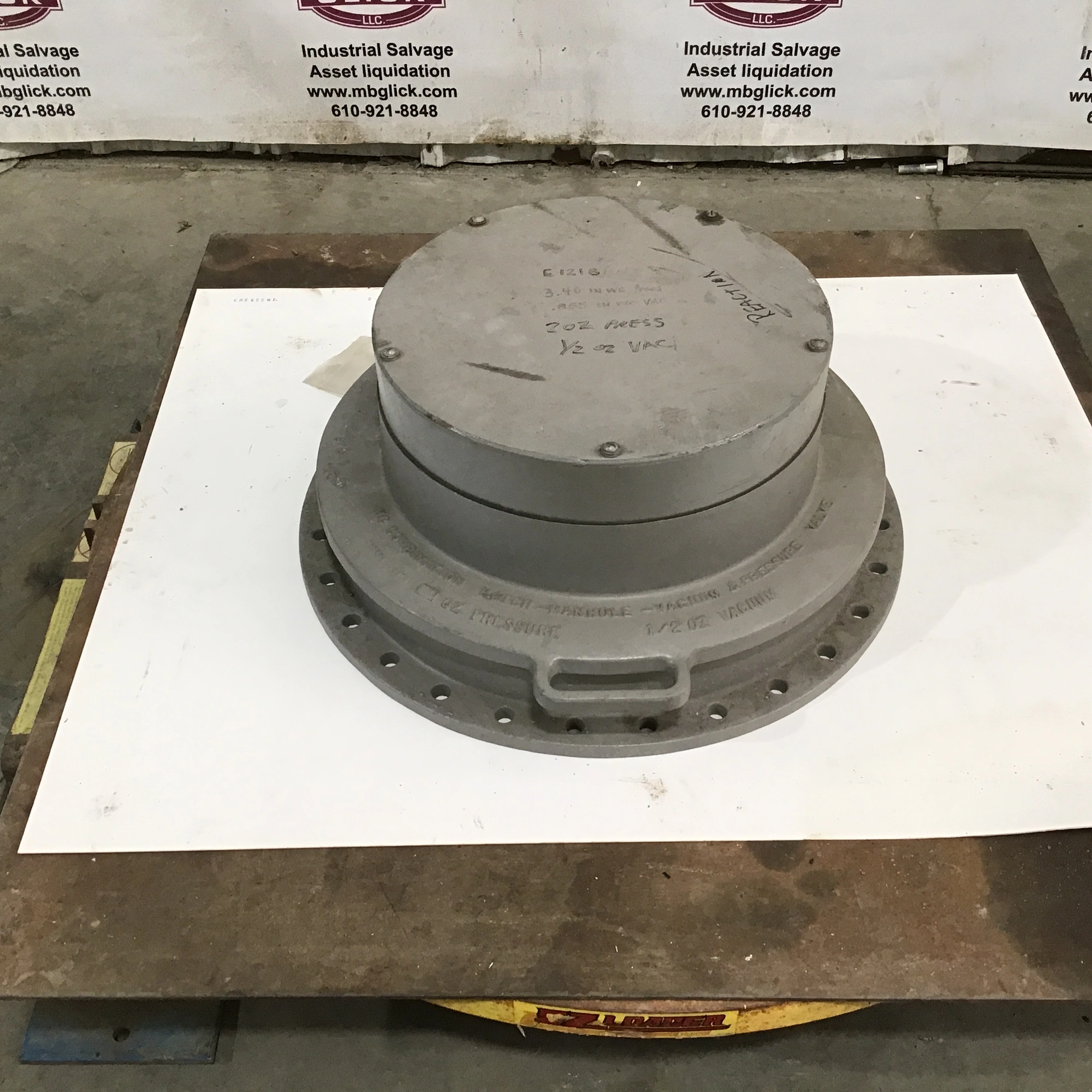 Knappco HC1110 Hatch Manhole Tank Lid Cover 1/2oz Vacuum 2oz Pressure w/Steel Top