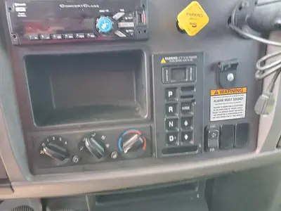 USED 2018 PETERBILT 337