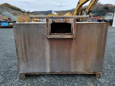 Square Tank, 84" x 88"