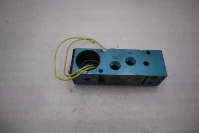 NEW OPEN BOX MAC VALVE 82A-AA-BKA-TM-DFFP-3DL STK 5218CC