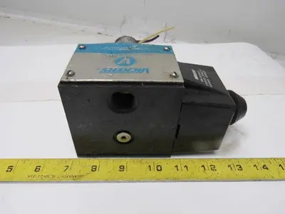 Vickers DG4S4018C50 Single Solenoid Operated Directional Valve 110V Coil