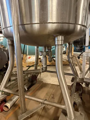 1983 LETSCH CORPORATION 50 GALLON Pionowy zbiornik magazynowy | Perry Equipment (3)