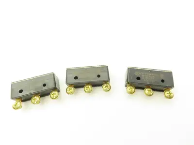 Honeywell BZ-2R5551-P4 Micro Switch Pin Plunger 15A 125/250/480VAC Lot of 3