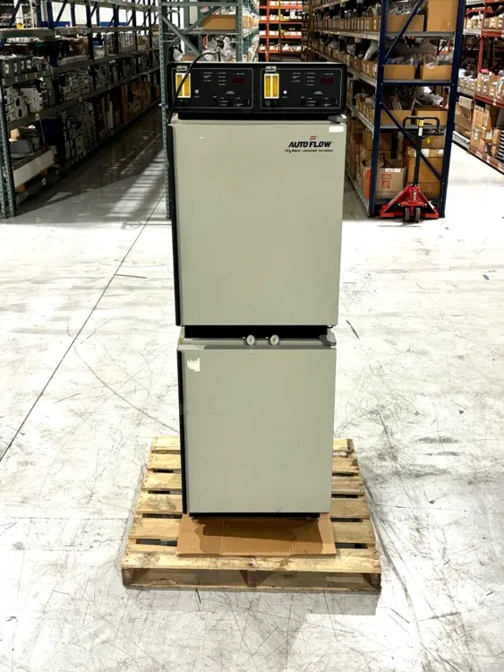 Used Nuaire Auto Flow CO2 Water Jacketed Incubator Lab Incubators Michigan US | Maverick Industrial Sales #1487641