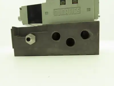 Numatics Pneumatic Air Solenoid Valve/Manifold Assembly 100-120VAC 50/60Hz