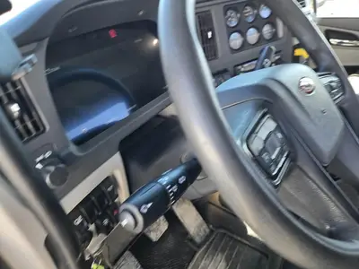 USED 2023 PETERBILT 567