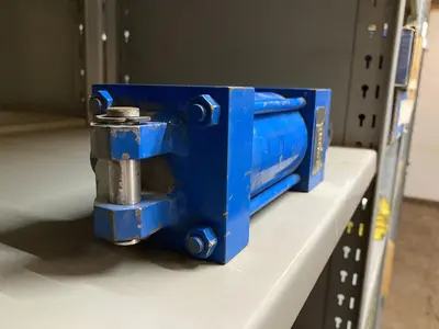 Used LYNAIR A-2-1/4B02-3 Cylinders | Surplus Asset Holdings #1206759